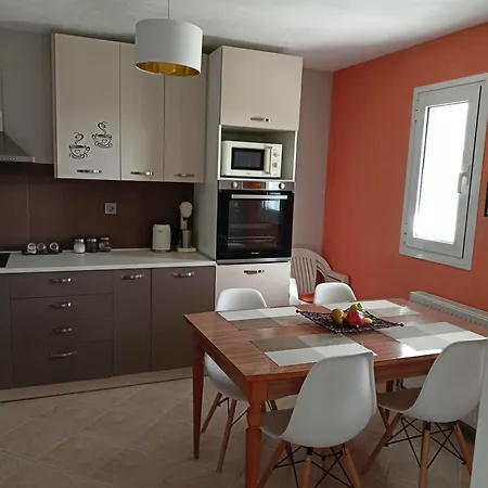 Апартаменты Little Garden House Krinitsa Экстерьер фото